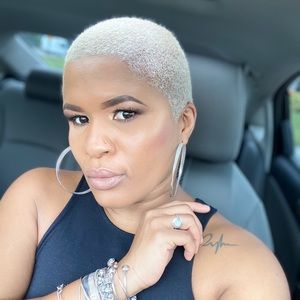 Meet your Posher, Romone